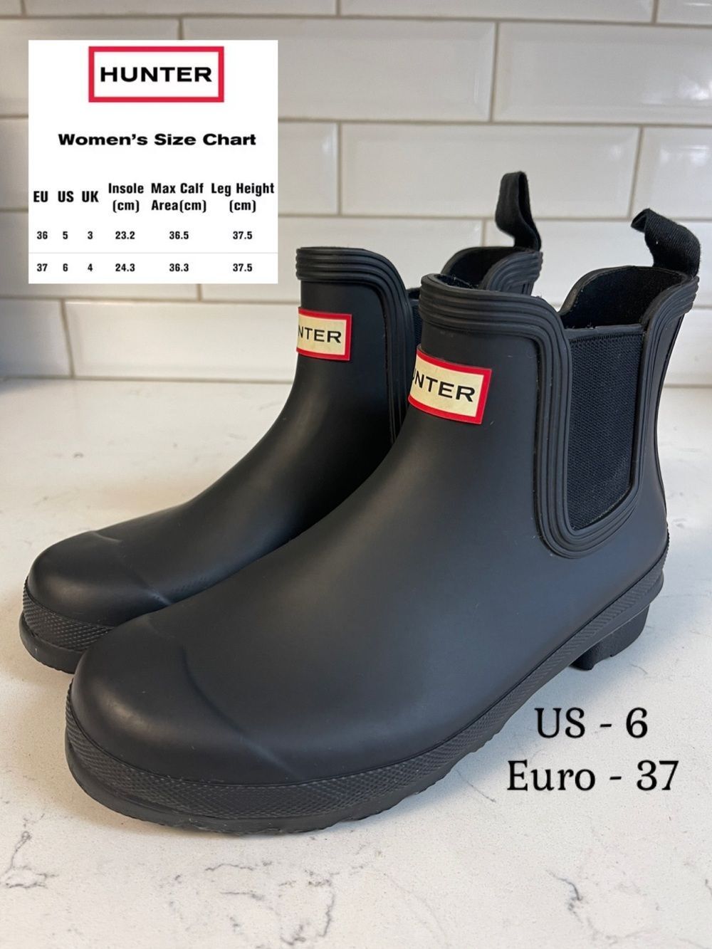 Hunter Women's Original Chelsea Boots
Black Slip-On Rubber Ankle Boots Size 6